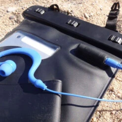 POCHETTE ETANCHE MP3 AVEC PRISE JACK ETANCHE SEAWAG -Intex || Railblaza || Minn Kota Soldes pochette etanche mp3 avec prise jack etanche seawag 5